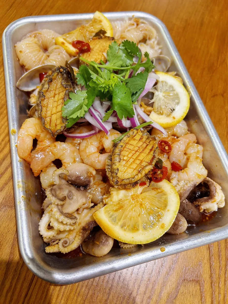 捞汁小海鲜 seafood platter